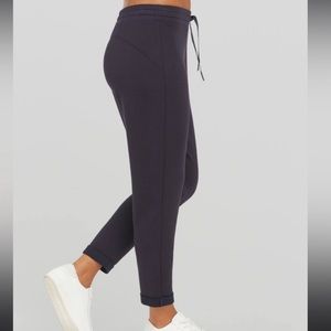 Spanx Air Essentials tapered pant / Medium